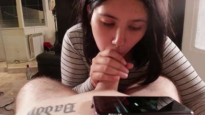 Ech placéieren meng Stéifschwëster wärend hatt Disney kuckt [Cum]